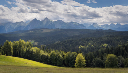 Obraz premium Scenic View of Tatra National Park in Polish Carpathian Mountains