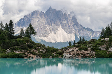 I cadini di Misurina visti dal lago di Sorapis.