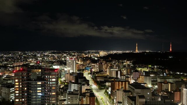 仙台市中心部のスカイラインと３本の電波塔の夜景（タイムラプス・フィックス）