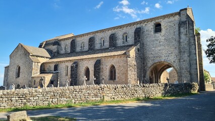 Extérieur de l'église Saint-Vincent de Mont-Saint-Vincent (Bourgogne)