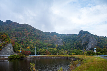 日本の香川県の小豆島の寒霞渓の秋の美しい紅葉