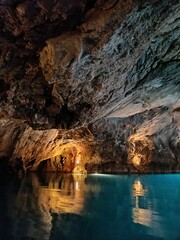 Altınbeşiik mağarası