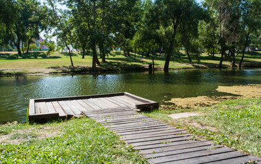 pontoon place for fishing