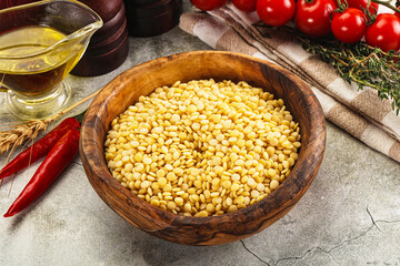 Dry raw wheat pasta - ptitim