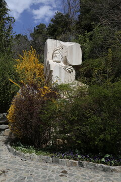 status of ferdowsi in park