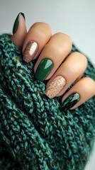 Elegant Green and Gold Nail Art Design