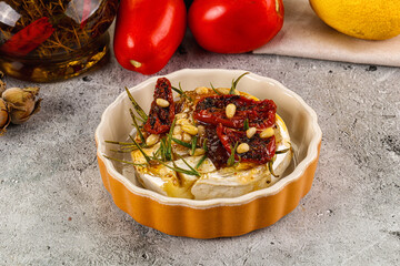 Baked camembert cheese with honey