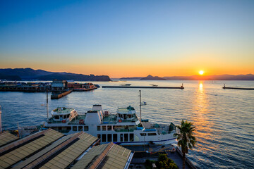 初秋の牛深ハイヤ大橋から見た朝日　熊本県天草市　The sunrise seen from Ushibuka Haiya Ohashi Bridge in early autumn.Kumamoto Pref, Amakusa City.