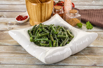 Green bean salad with sesame seeds