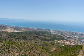 Naklejka premium Panoramic View of Benalmádena Hills and Mediterranean Coastline in Málaga