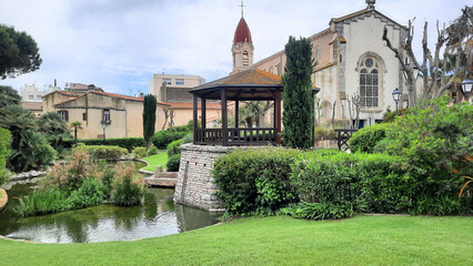 L'église Saint-Pierre de Palavas-les-Flots, ville située dans le département de l'Hérault en France