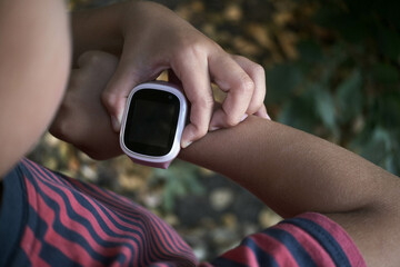 Pink children's smart watch. Protection and control.