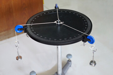 The Balanced Force Experiment Kit is a physics experiment kit for high school students to learn...