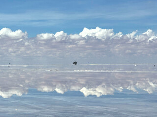 Fototapeta premium Reflection on Bolivia's Uyuni Salt Flats