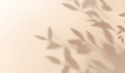 Obraz premium Light wall with hadows of tree branches with leaves. Textured surface of a light wall.
