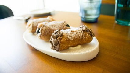 Cannolis
