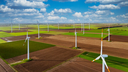Landschaft mit Windr&auml;dern, Luftaufnahme