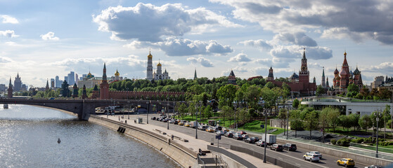 View of the Kardashovskuju embankment with the bridge luzhkov