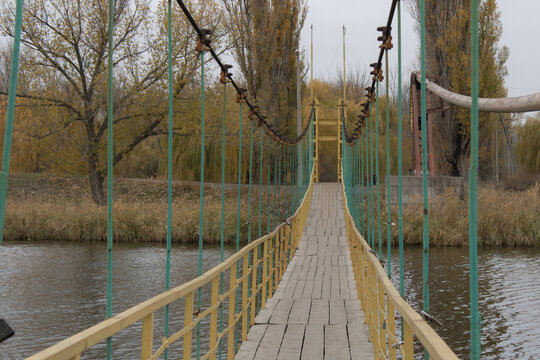 Fototapeta autumn bridge