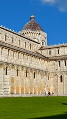 Fototapeta premium The famous architecture in Pisa city. Piazza del Duomo, Battistero di San Giovanni, Leaning Tower, Cattedrale di Pisa