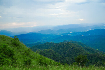 Obraz premium Breathtaking mountain view lush green valley scenic landscape photography tranquil environment panoramic perspective nature's beauty