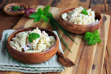 Klassischer Nudelsalat mit Fleischwurst 