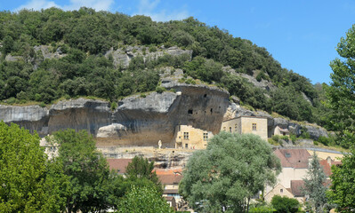 Fototapeta premium Les Eyzies, Vallée préhistorique de la Vézère, Dordogne, France