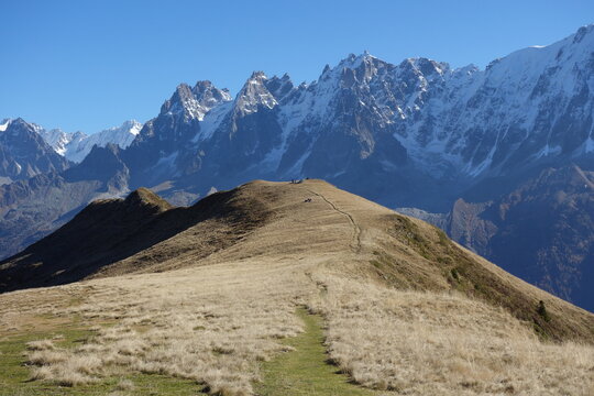Chemin de cr&ecirc;te entre l'Aiguillette des Houches et le Br&eacute;vent au dessus de la vall&eacute;e de Chamonix (Alpes fran&ccedil;aises)