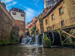 Wasserfall in der Stadt Saarburg, Deutschland