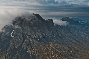 Obraz premium Rize Kackar, Altiparmak mountains.High mountain in fog and clouds in the early morning.Gloomy mountain landscape with fog and mist.Rize, Turkey.