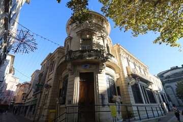 Bâtiment typique, vue de l'extérieur, ville de Carpentras, département du Vaucluse, France