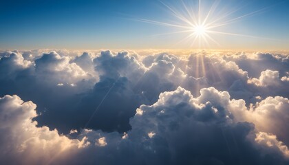 Photo the sun shines through a dramatic row of clouds, golden sunlight, its rays piercing the sky
