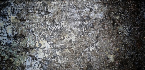 Obraz premium Gray grunge wall with cracks for backgrounds and overlays, Rustic grayscale coloured faded wooden subtle striped textured effect blank empty horizontal.