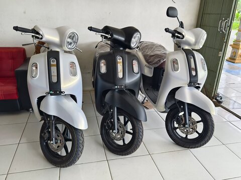 Batulicin. South Borneo, Indonesia - November 20, 2024 : Yamaha Fazzio black and White Pearl