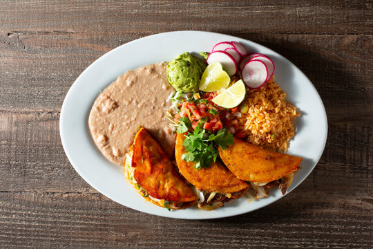A top down view of some tacos a la parilla.