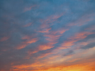 Obraz premium colorful and dramatic sunset clouds