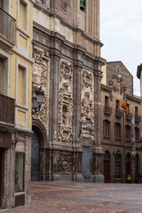 Fototapeta premium Zaragoza, plaza del Justicia e iglesia de santa isabel de portugal en el casco antiguo, aragon, españa.