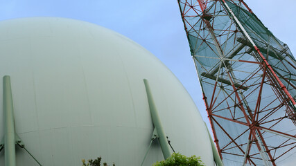 ガスタンクと電波塔