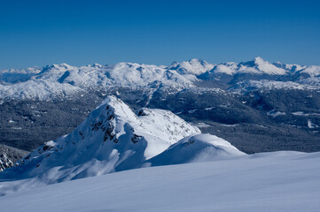 どこまでも続く雪山