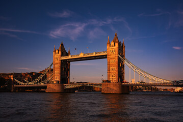 Obraz premium Tower bridge in London city, UK in evening sun