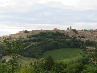 Fototapeta premium La vista dalla Chiesa di San Bernardino, Urbino, Marche, Italia
