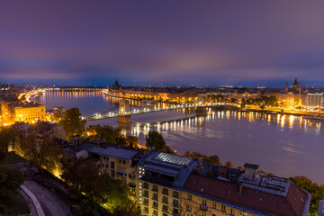 Fototapeta premium Budapest, Hungary - October 05, 2024: Sunrise Over Budapest: A View from the Buda Hills.