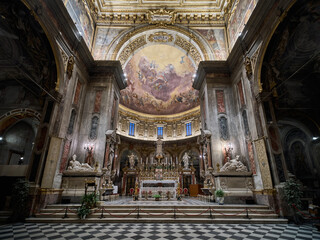 Obraz premium The altar of the Basilica della Santissima Annunziata baroque and renaissance styled church in Florence, Italy 