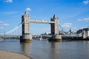 Obraz premium Tower Bridge in London, England, UK, is a world-famous landmark and tourist attraction. This iconic bridge spans the River Thames and is a symbol of London
