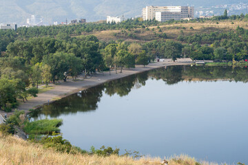 Obraz premium Beautiful view of Lisi lake in Tbilisi