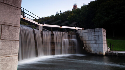 Water Overflows on the Locks