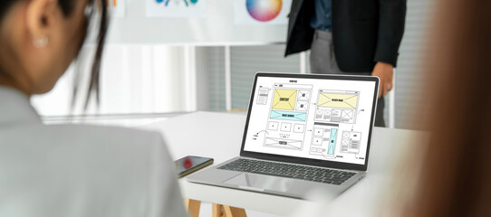 Website design software provide modish template for online retail business and e-commerce