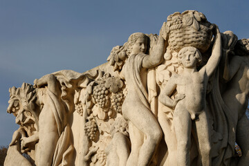 Obraz premium Trocadero statues, Paris, France