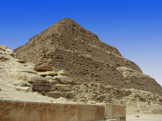 Egypte, pyramide de Saqqarah 