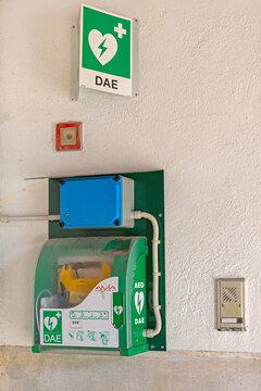 Wall Mounted Aed Medical Aid Device in Venice Italy